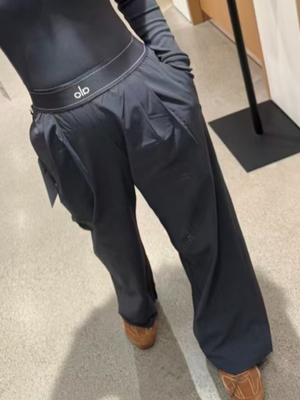 Dark Grey🛍ALO Yoga Suit Up Wide Leg Trouser (Regular) Everyday Essential🍨